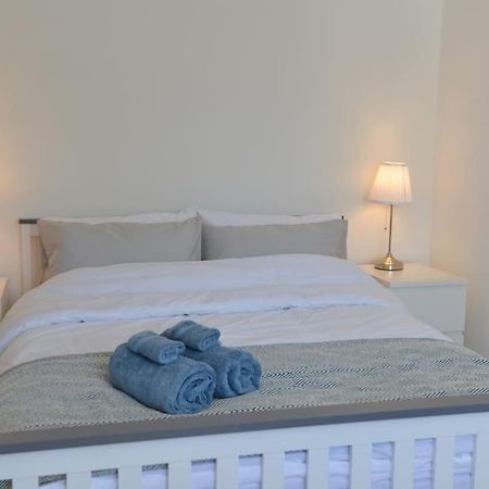 3-Bedroom Bungalow With Parking, Goldsithney, Penzance, Cornwall Perranuthnoe Eksteriør billede