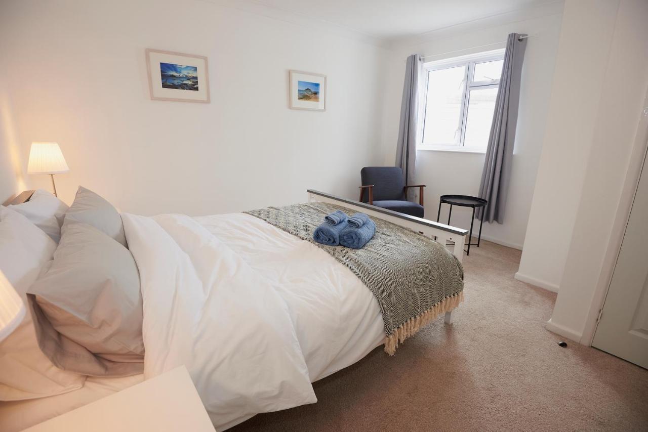 3-Bedroom Bungalow With Parking, Goldsithney, Penzance, Cornwall Perranuthnoe Eksteriør billede
