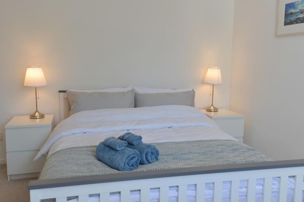 3-Bedroom Bungalow With Parking, Goldsithney, Penzance, Cornwall Perranuthnoe Eksteriør billede
