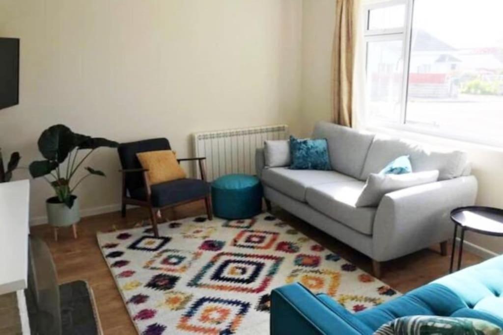 3-Bedroom Bungalow With Parking, Goldsithney, Penzance, Cornwall Perranuthnoe Eksteriør billede