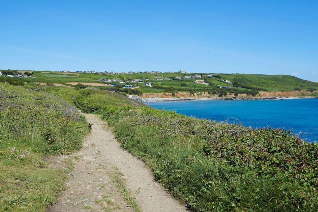 3-Bedroom Bungalow With Parking, Goldsithney, Penzance, Cornwall Perranuthnoe Eksteriør billede